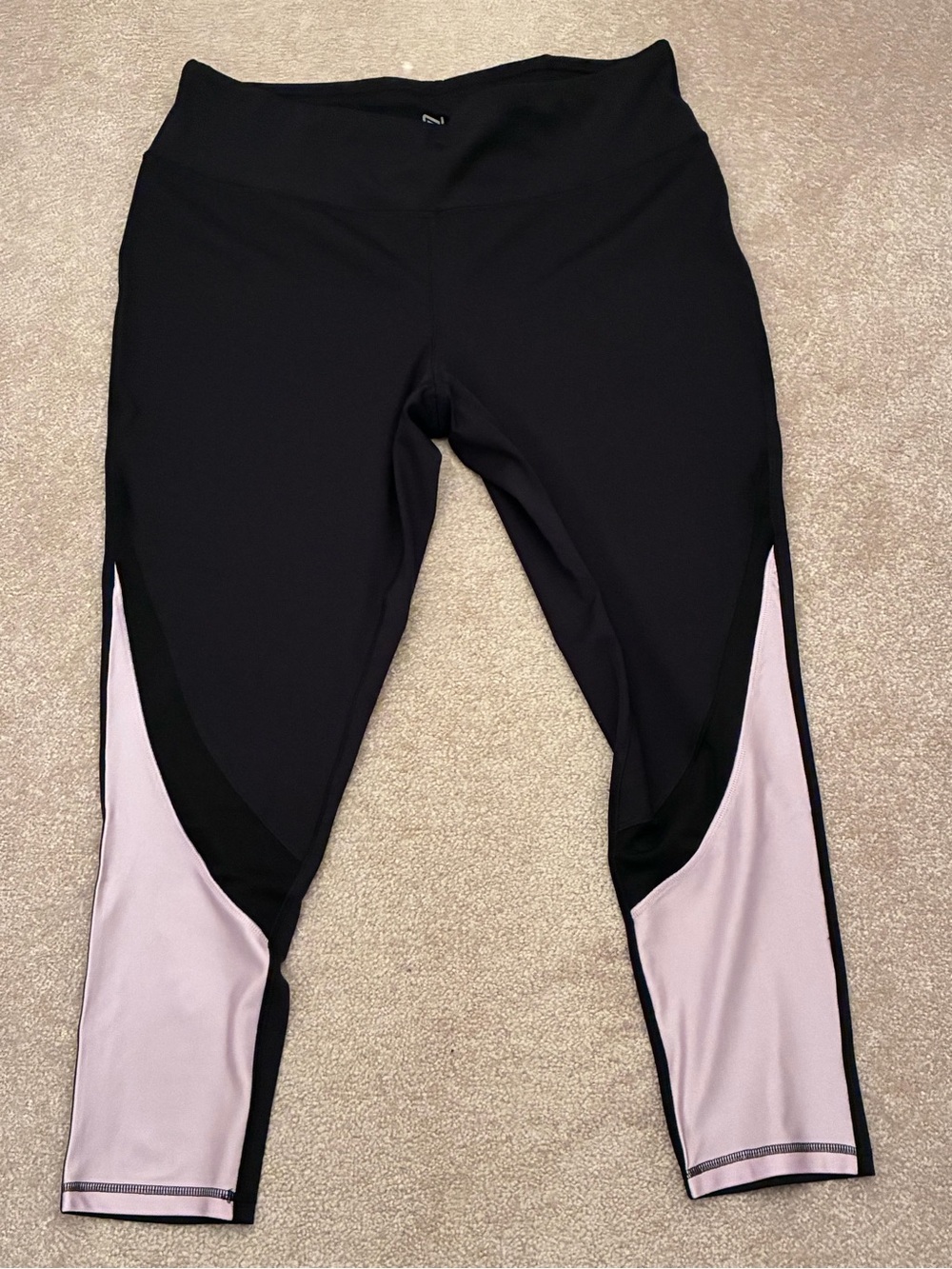 Nola Black with Lavender Capri Leggings